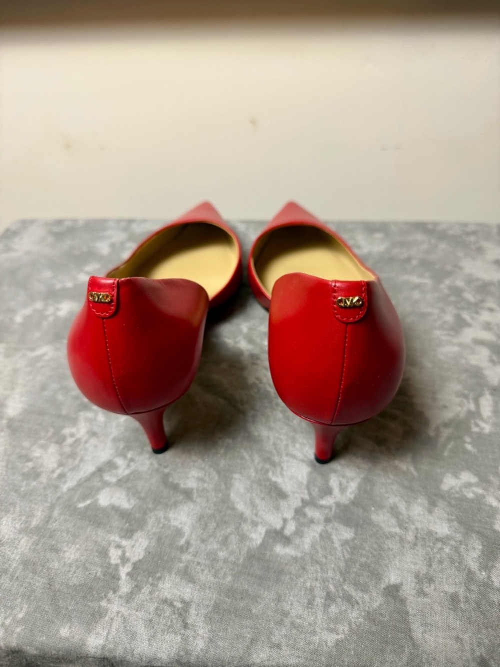 NEW MICHAEL Michael Kors Red Elyse Kitten Pumps Size 9 - Picture 6 of 17
